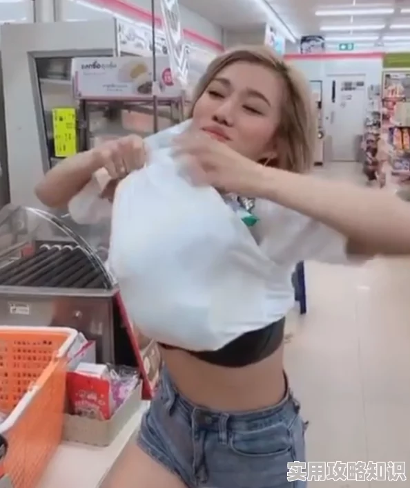 美女扒开内裤羞羞原来是网红营销手段